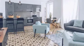 Elegant 2-BR Apartment with Unmatched Central Location - Image 2