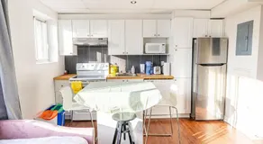 1 BDR at heart of DT, walk to 2 metros, Concordia - Image 3