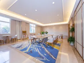 Vienna International Hotel Wuhan Optics Valley Canglong Island - Image 3