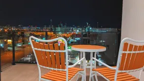 N. Stylish 2bedroom Penthouse + Studio - Image 4