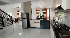 Highway Twin Home East wing - Image 3