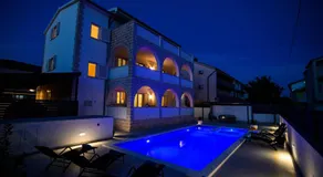 Villa Relax - beautiful Apartment with heated saltwater pool & jacuzzi - Image 3