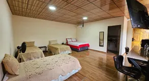 Pleasant Hostal Panama - Image 2