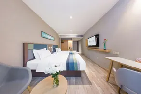 Home Inn Selected Hotel (Kunming Anning Wuyue Plaza Branch) - Image 5