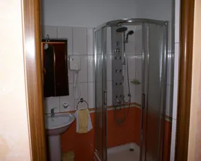 Hotel Univers Laç - Image 4