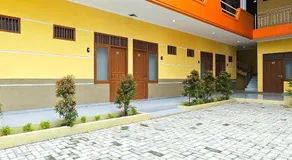 Urbanview MJ Hotel Syariah Cirebon by Reddoorz - Image 4