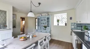 18th century cottage in Hook Norton - Image 5