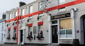 Brogans Bar & Hotel - Image 4