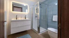 Designer Luxury Penthouse with Private Pool & BBQ - Image 2