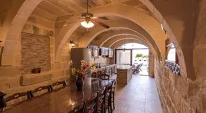 Ta' Gigi Retreat for 10, 5 bedroom farmhouse with views! - Image 3