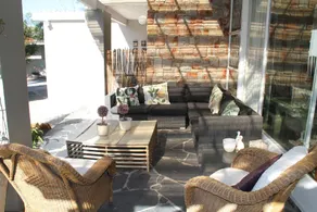 Port Elizabeth Guest House - Image 2