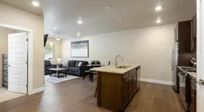 1 bedroom apartment free electric charger Keystone - Image 2