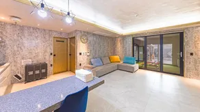 Chuncheon Poolhouse Epop - Image 1