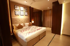 Magnet Hotel - Image 2
