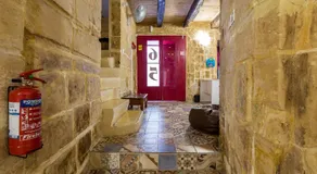 Dormitory shared hostel by Vallettastay - Image 4
