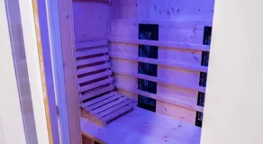 La Suite Interdite Jacuzzi, Sauna & Pièce Secrète - Image 4