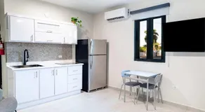 AQUA Villas Del Mar Apt 5 - 1BR Coastal Fun & Local Dining - Image 3