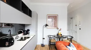 Dragon Suites Luxury Serviced Apartments at Alva Street - Image 2