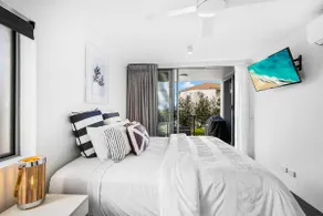 The Seashell ~ Coastal Luxe, Across from Beach - Image 2