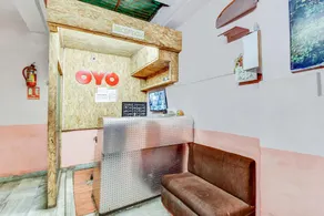 Capital O Honey Hotel - Image 3