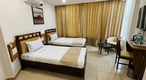 Hotel Runway Inn - Image 2