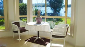 Lakeside Cottage Primbee - Absolut Waterfront Position - Image 2