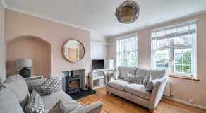 Spacious Surrey Home Garden Fast London Links - Pass the Keys - Image 2