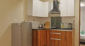 Vaneen Stay Luxury 1BHK Apartment with Balcony Sector 42 Golf Course Road - Image 5