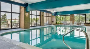 Clarion Pointe Louisville East - Image 3