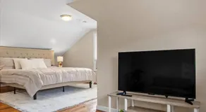 Entire Spacious Home Near DC - Image 2