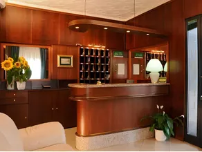 Hotel Rosy - Image 2