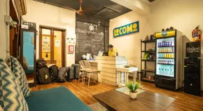 Locomo Hostel OG - Stay Work Eat - Image 3