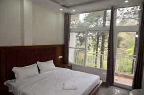 Emerald Nest | Cozy 2BHK Hill Apartment - Image 2