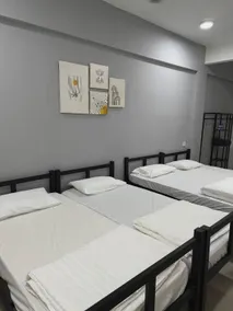 Modern & Cozy Home Stay - Image 4