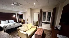 The March Hotel - Image 2