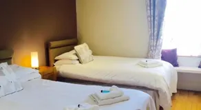 The Crown Hotel - Image 2