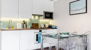 Lovely 2 Bedroom Apartment Near South Bank - Image 4
