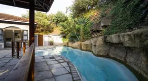 6 Bedroom Tuscan Styled Home in Umdloti Beach - Image 5