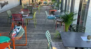 Sundeck botel - party boat - Image 3
