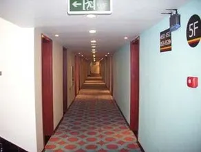 Super 8 Hotel Beijing Shunyi Shi Yuan - Image 3