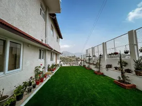 Mohini Lakeview Cottage - Image 4