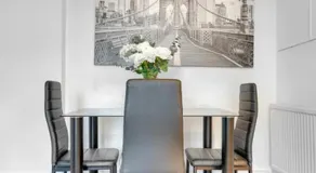 Unique Luxury 2 bedroom near O2 Arena ExCel Canary Wharf, Free parking cozy Apartment - Image 4