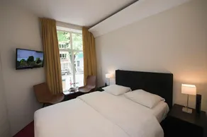 Rembrandtplein Hotel - Image 2
