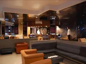 Diplomat Hotel - Image 3