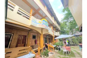 OYO 876 Escurel Inn Boracay - Image 3