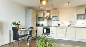 ShortstayMK Vizion apartments, with free superfast wi-fi, parking - Image 3
