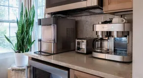 Wilmington Luxury Spa Retreat- Prime Location - Image 5