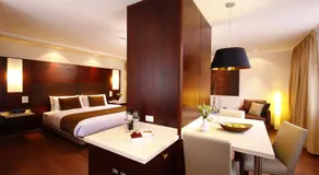 Hotel Reina Isabel - Image 2