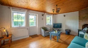 Cosy Lakeside Chalet With Option to add Private Hot Tub - Image 2