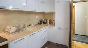 Lux Deluxe Apartment - Image 4